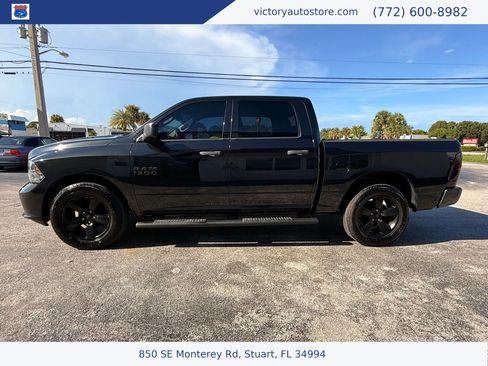 Used 2017 RAM 1500 Express w/ Black Ram 1500 Express Group RWD image 9