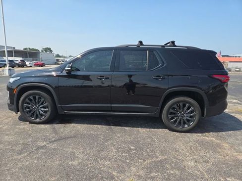 Used 2022 Chevrolet Traverse RS w/ LPO, 'HIT The Road' Package FWD image 5