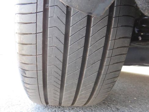 Used 2013 Mercedes-Benz E 350 4MATIC Sedan image 35