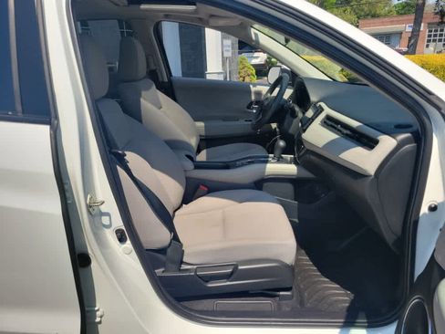 Used 2018 Honda HR-V EX image 24