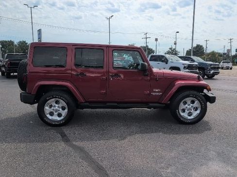 Used 2013 Jeep Wrangler Unlimited Sahara w/ Connectivity Group AWD/4WD image 7