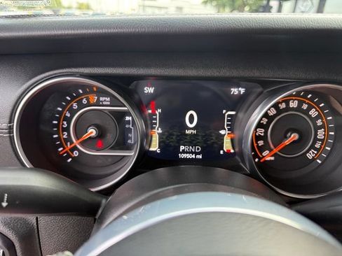 Used 2019 Jeep Wrangler Unlimited Sahara w/ Uconnect 4C Nav & Sound Group AWD/4WD image 30