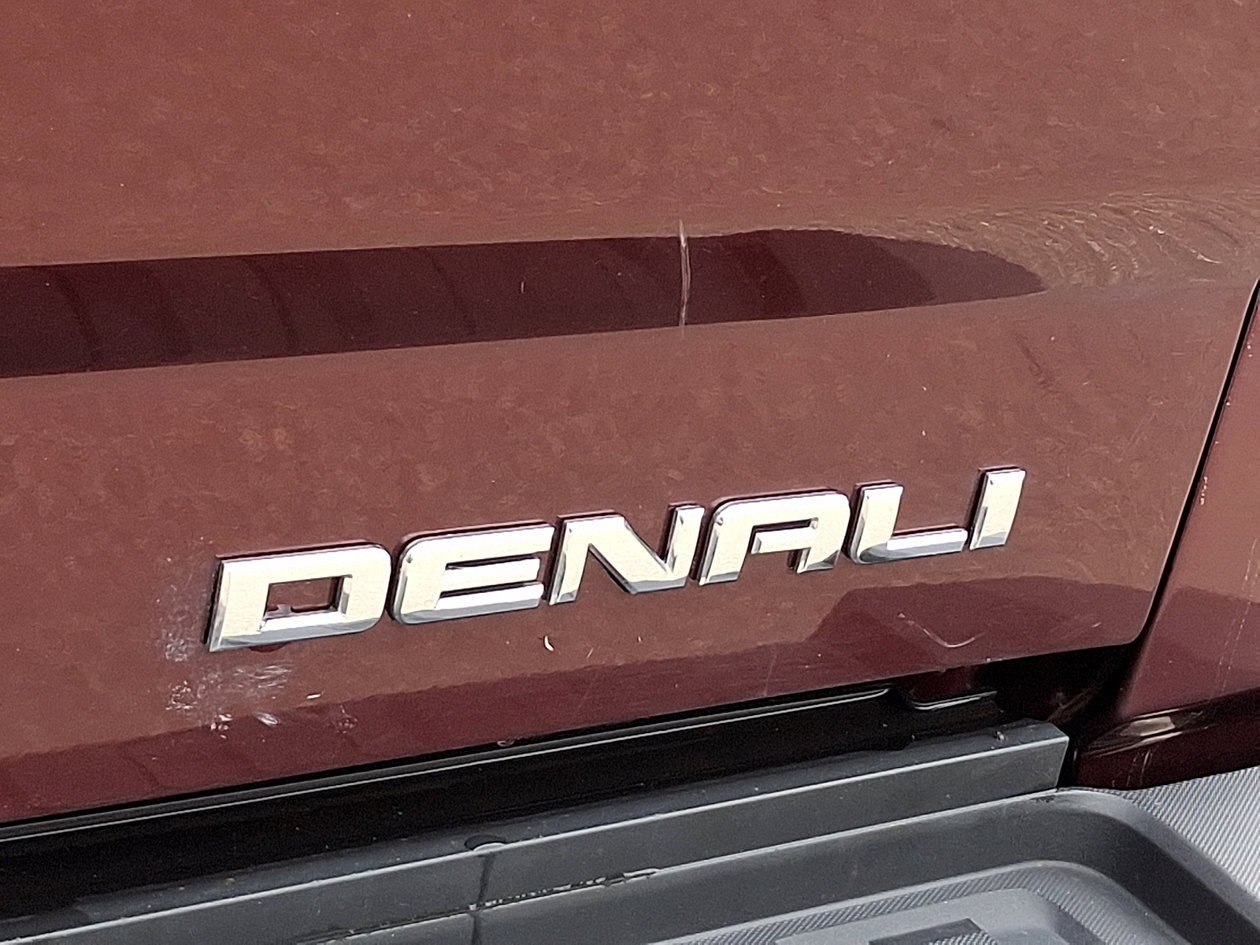 Used 2016 GMC Sierra 2500 Denali w/ Driver Alert Package AWD/4WD image 32