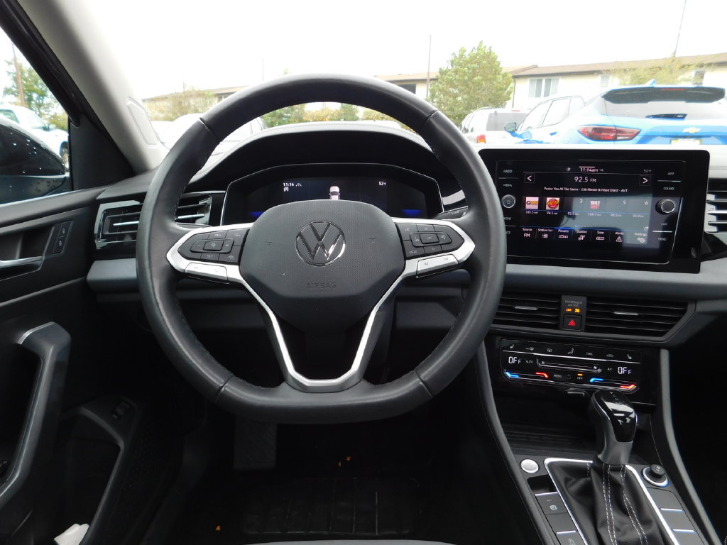 Used 2026 Volkswagen Jetta SE FWD image 16