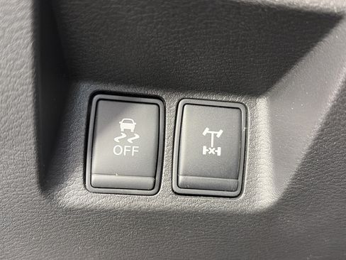 Used 2024 Nissan Frontier SL AWD/4WD image 34
