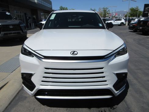 New 2026 Lexus TX 500h AWD image 15