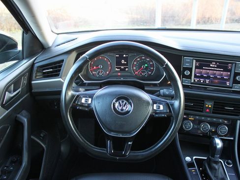 Used 2019 Volkswagen Jetta SE image 10