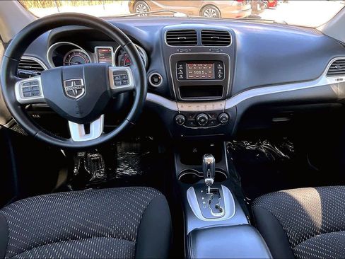 Used 2020 Dodge Journey SE w/ SE Popular Equipment Group image 15