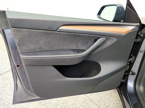Used 2023 Tesla Model Y Long Range AWD/4WD image 11
