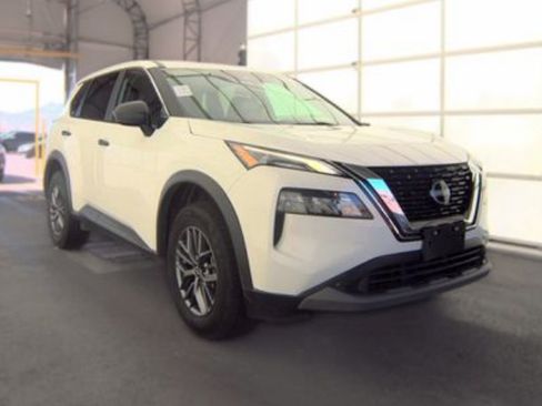 Used 2023 Nissan Rogue S AWD/4WD image 3