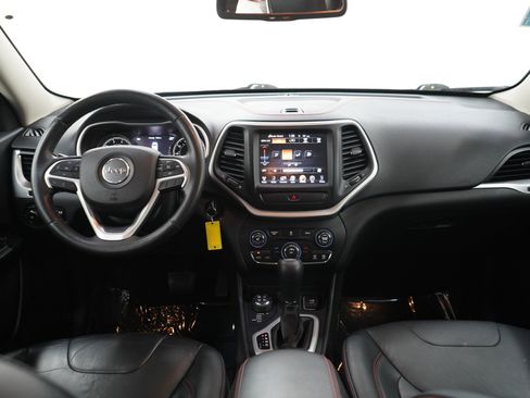 Used 2015 Jeep Cherokee Trailhawk w/ Leather Interior Group AWD/4WD image 15