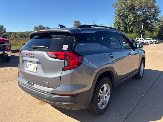 Used 2018 GMC Terrain SLE w/ Driver Convenience Package AWD/4WD image 3