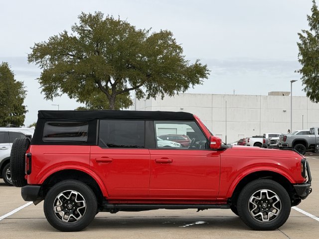 Used 2023 Ford Bronco Outer Banks AWD/4WD image 3