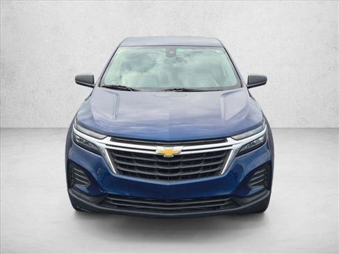 Used 2023 Chevrolet Equinox LS w/ LS Convenience Package FWD image 2