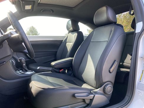 Used 2016 Volkswagen Beetle 1.8T SEL image 6