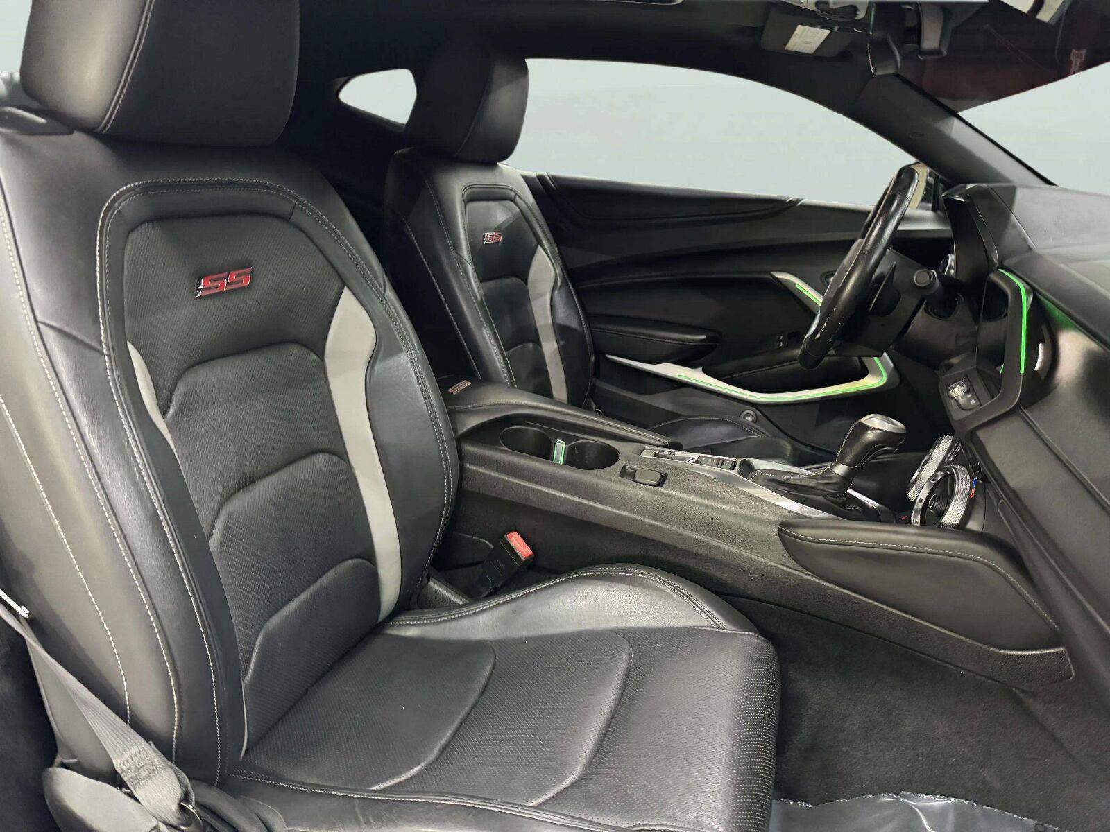 Used 2018 Chevrolet Camaro SS w/ Redline Edition RWD image 37