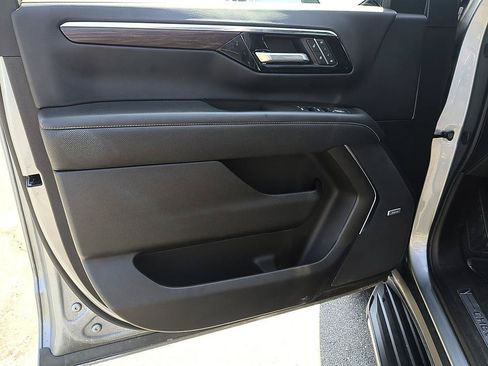 Certified 2025 Chevrolet Tahoe Premier AWD/4WD image 12