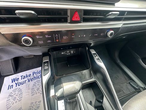 Used 2024 Kia Sorento S w/ Panoramic Sunroof Package AWD/4WD image 19