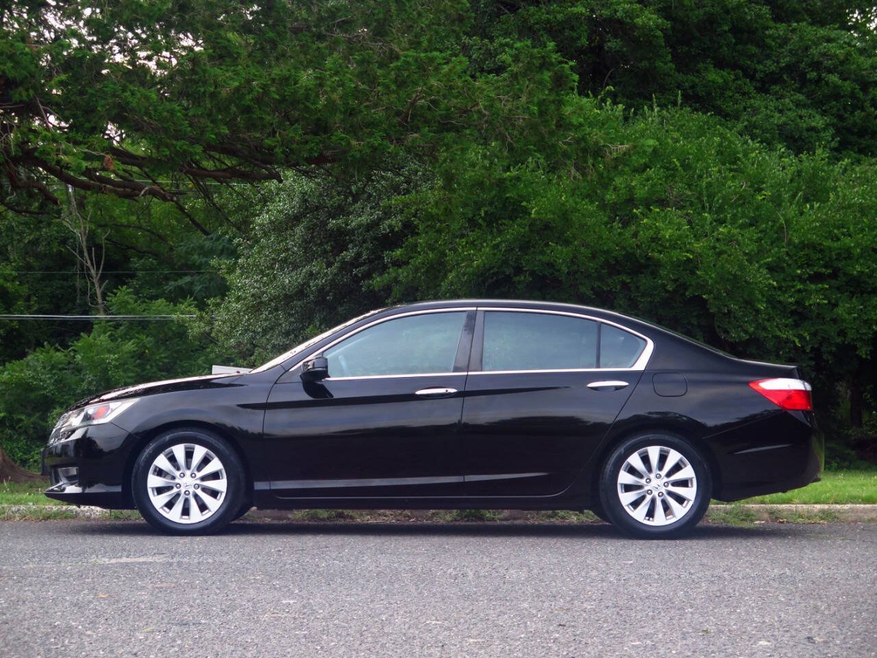 Used 2015 Honda Accord EX image 2