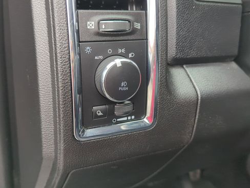 Used 2018 RAM 1500 Laramie w/ Convenience Group AWD/4WD image 6