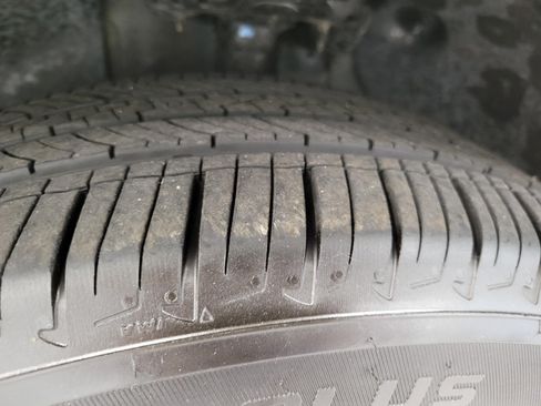 Used 2020 Kia Sorento LX FWD image 32