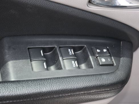 Used 2017 Honda Pilot Touring image 11