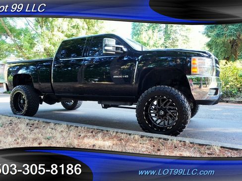 Used 2013 Chevrolet Silverado 2500 LT w/ Interior Plus Package AWD/4WD image 8