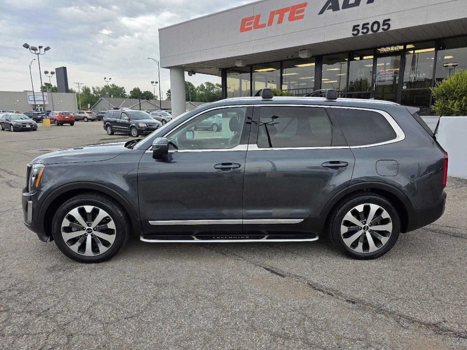 Used 2021 Kia Telluride EX w/ EX Premium Package FWD image 8