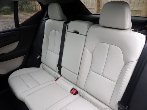 New 2026 Volvo XC40 B5 Plus w/ Protection Package Premier image 21