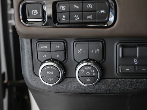 New 2026 GMC Yukon Denali Ultimate w/ LPO, Floor Liner Package image 28