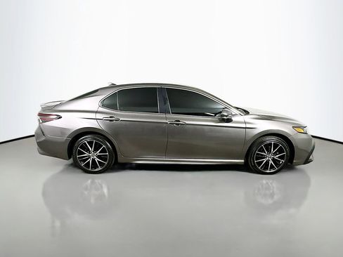 Used 2024 Toyota Camry SE image 7