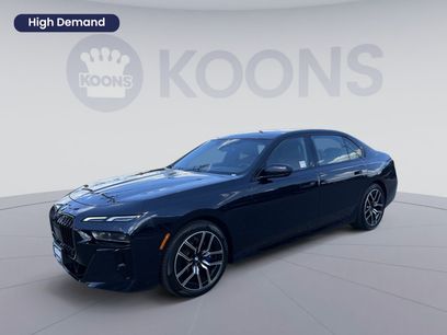 Used 2024 BMW 760i xDrive w/ Premium Package 2
