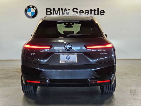 Used 2024 BMW iX xDrive50 w/ Sport Package AWD/4WD image 5