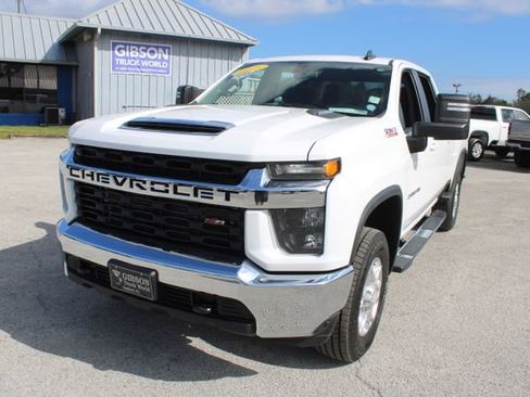 Used 2023 Chevrolet Silverado 2500 LT image 3