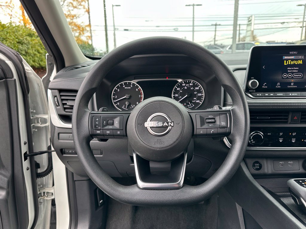 Used 2024 Nissan Rogue S AWD/4WD image 42