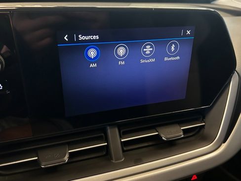 Used 2024 Chevrolet Trax LS w/ LS Convenience Package image 11