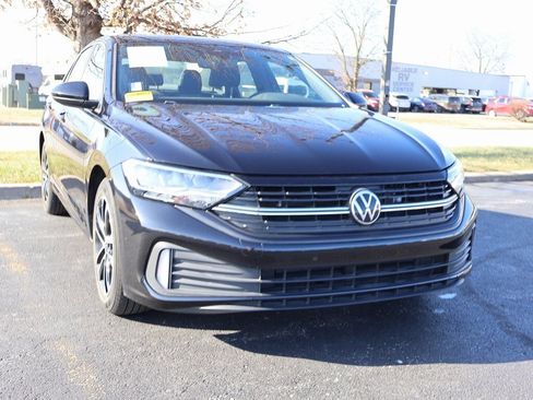 Used 2023 Volkswagen Jetta Sport image 7