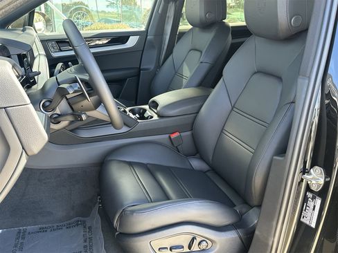 New 2026 Porsche Cayenne Coupe image 5