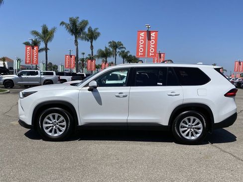Certified 2024 Toyota Grand Highlander FWD image 40