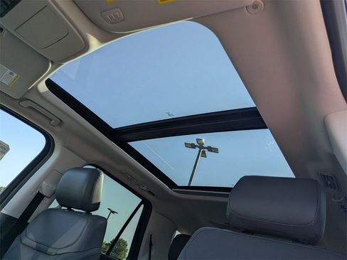 New 2025 Ford Expedition Max Active image 17