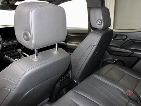 Used 2025 Chevrolet Colorado Trail Boss AWD/4WD image 22