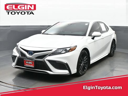 Used 2022 Toyota Camry XSE w/ Cold Weather Package FWD image 1