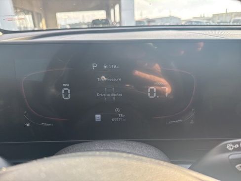 Used 2023 Kia Sportage EX image 13