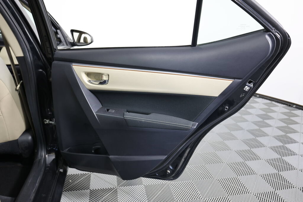 Used 2014 Toyota Corolla LE FWD image 21