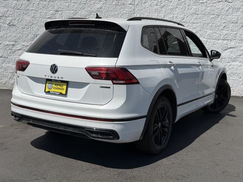 Used 2022 Volkswagen Tiguan SE R-Line AWD/4WD image 7