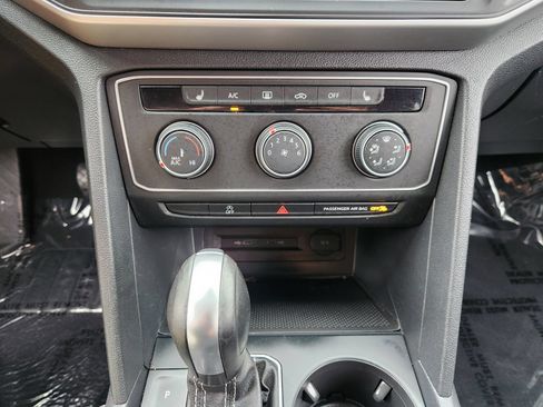 Used 2022 Volkswagen Atlas Cross Sport SE FWD image 20