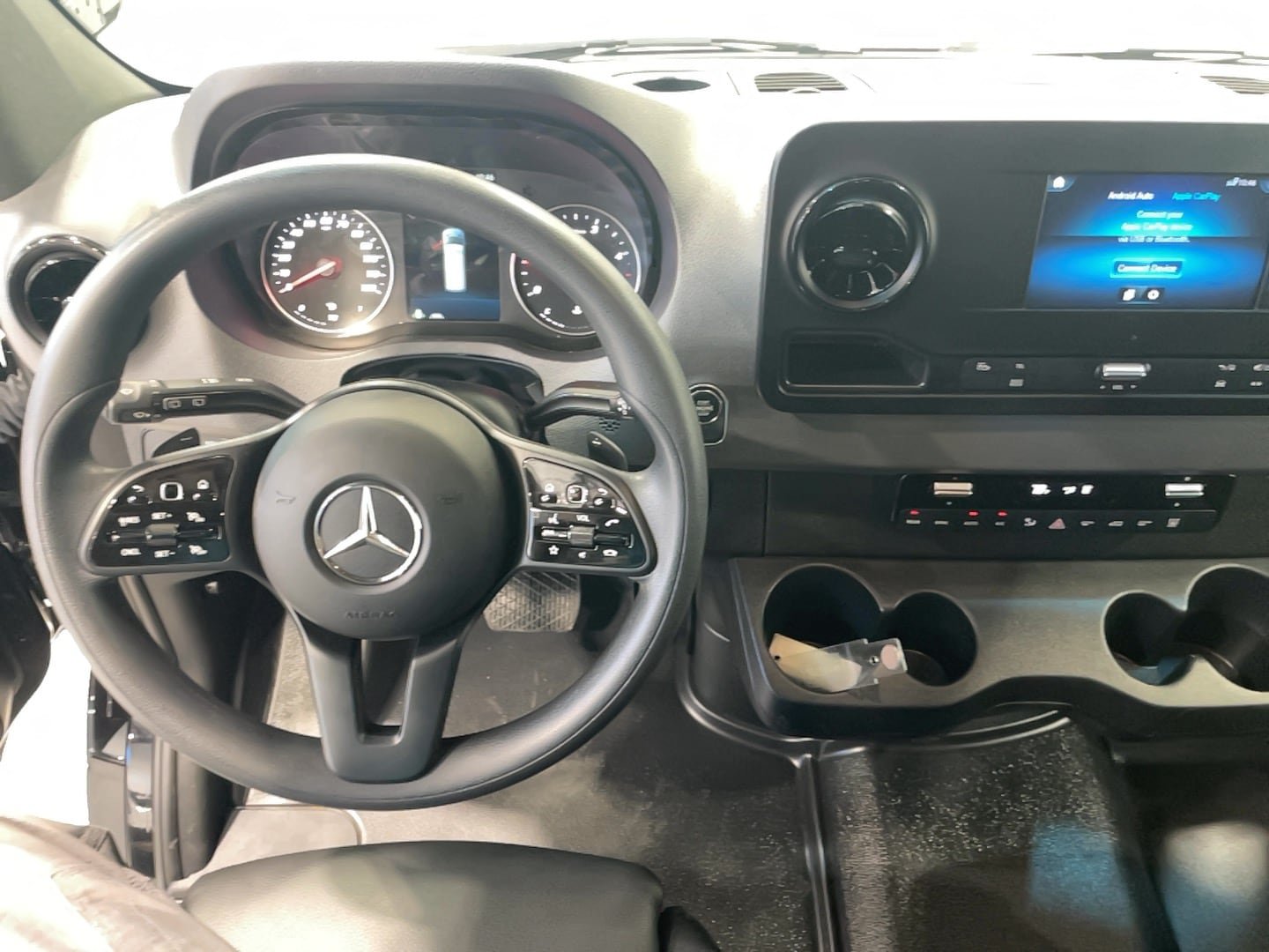 Used 2024 Mercedes-Benz Sprinter 2500 image 15