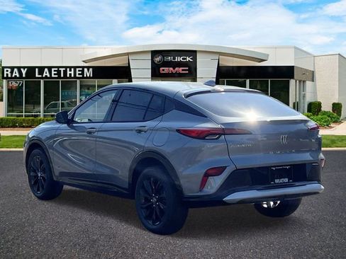 Used 2025 Buick Envista Sport Touring w/ Convenience I Package image 3