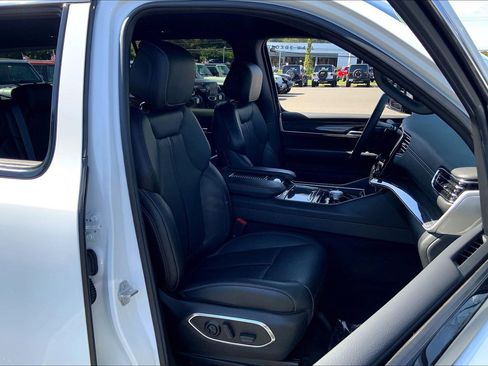 Used 2022 Jeep Wagoneer Series II image 7