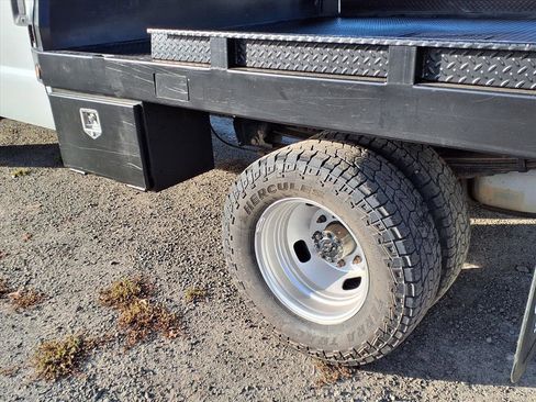 Used 2015 Ford F350 XL w/ Power Equipment Group image 18